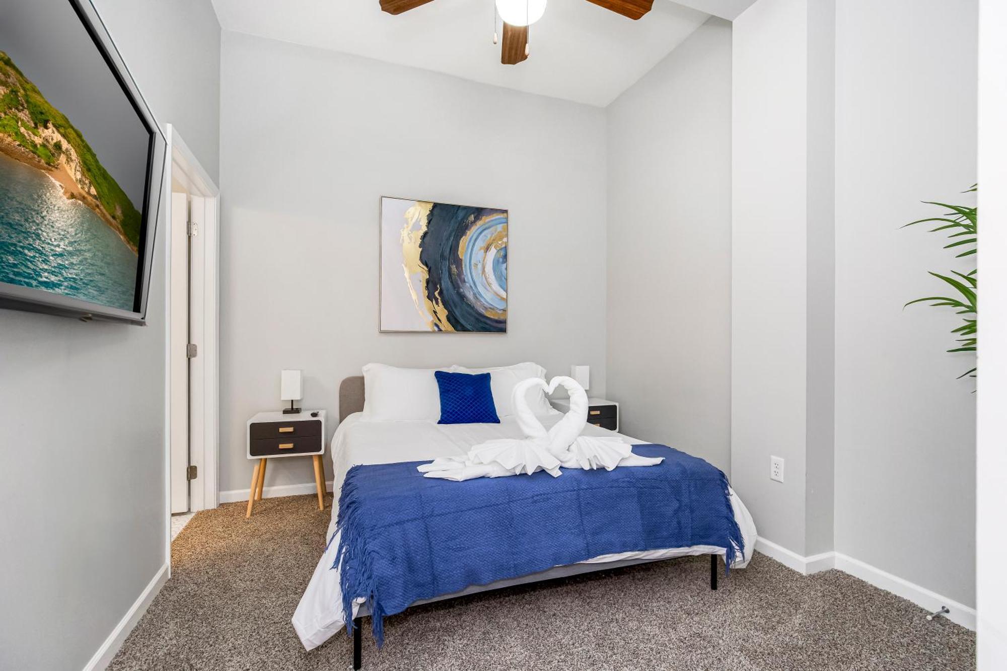 Classy 2br-parking, Rooftop,near Arrowhd & Tmobile Apartamento Kansas City